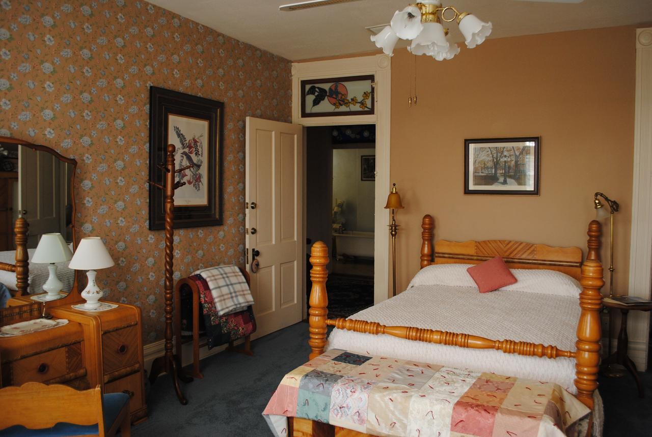 L&N Bed And Breakfast Ltd Henderson Eksteriør billede