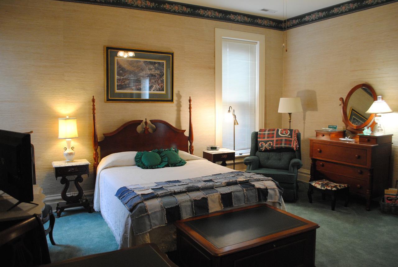 L&N Bed And Breakfast Ltd Henderson Eksteriør billede