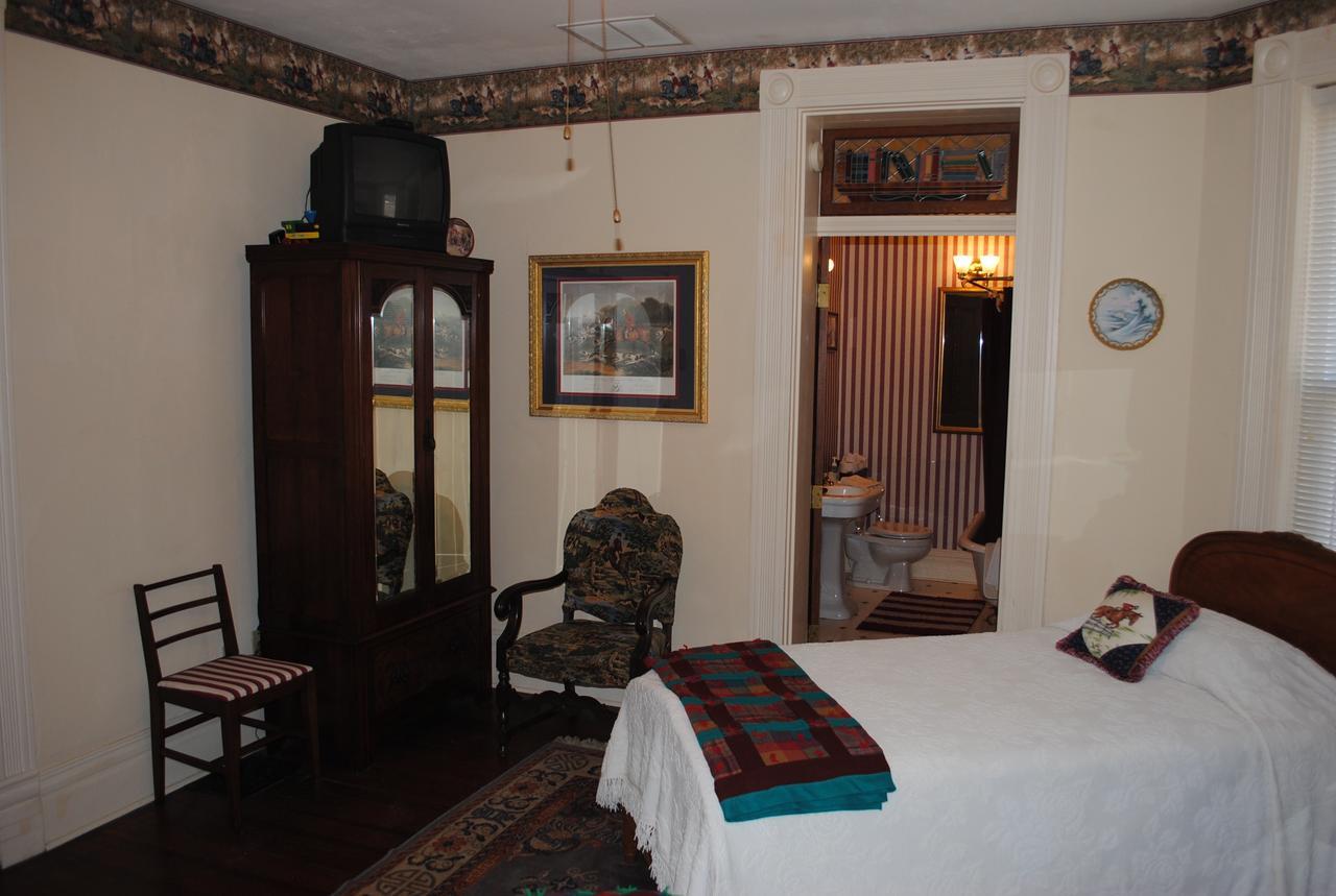 L&N Bed And Breakfast Ltd Henderson Eksteriør billede